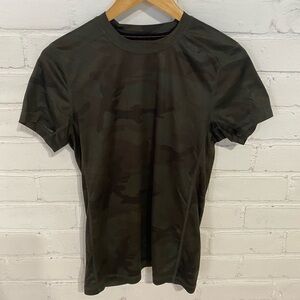 Abercrombie & Fitch Camo Workout Gym T-shirt